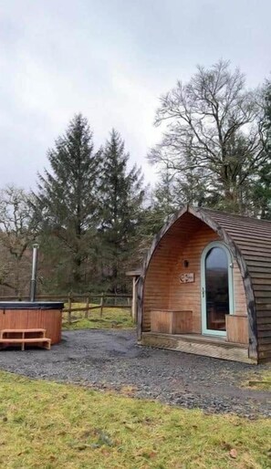 Property grounds - Craigengillan - Cabin (Dalmellington)