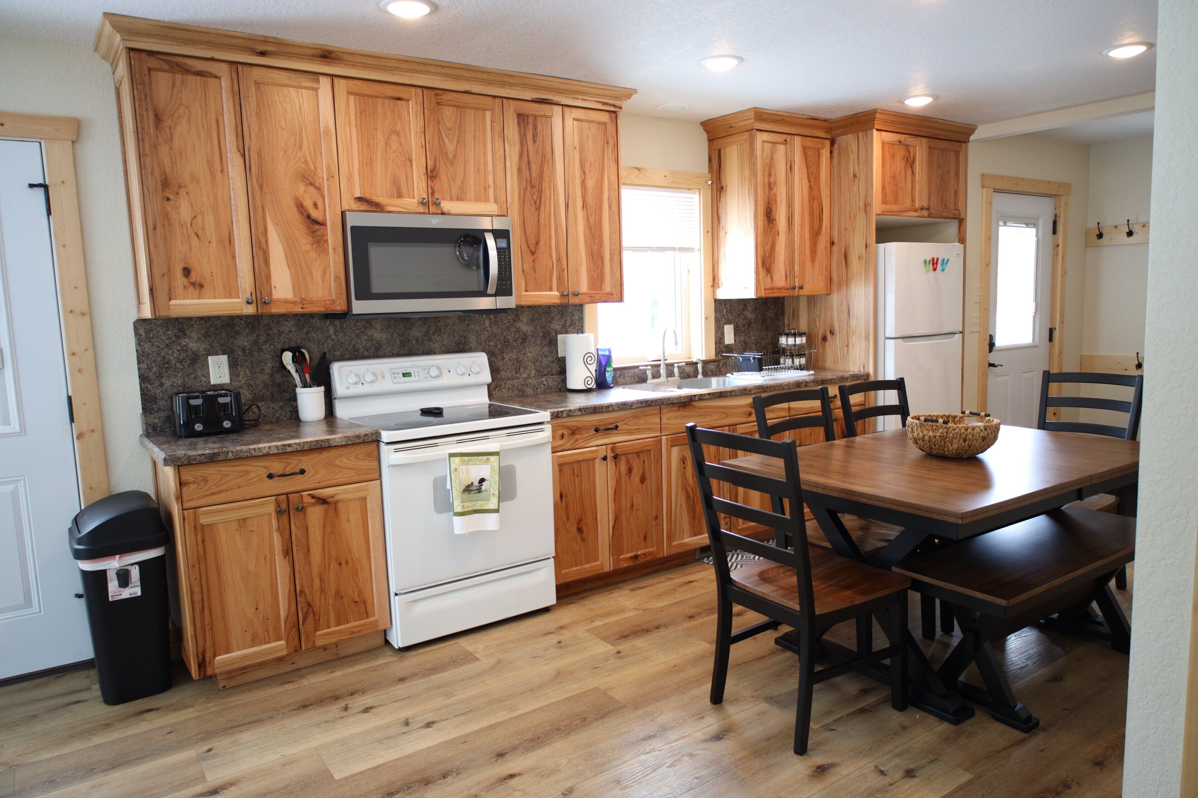 Fridge, microwave, oven, coffee/tea maker