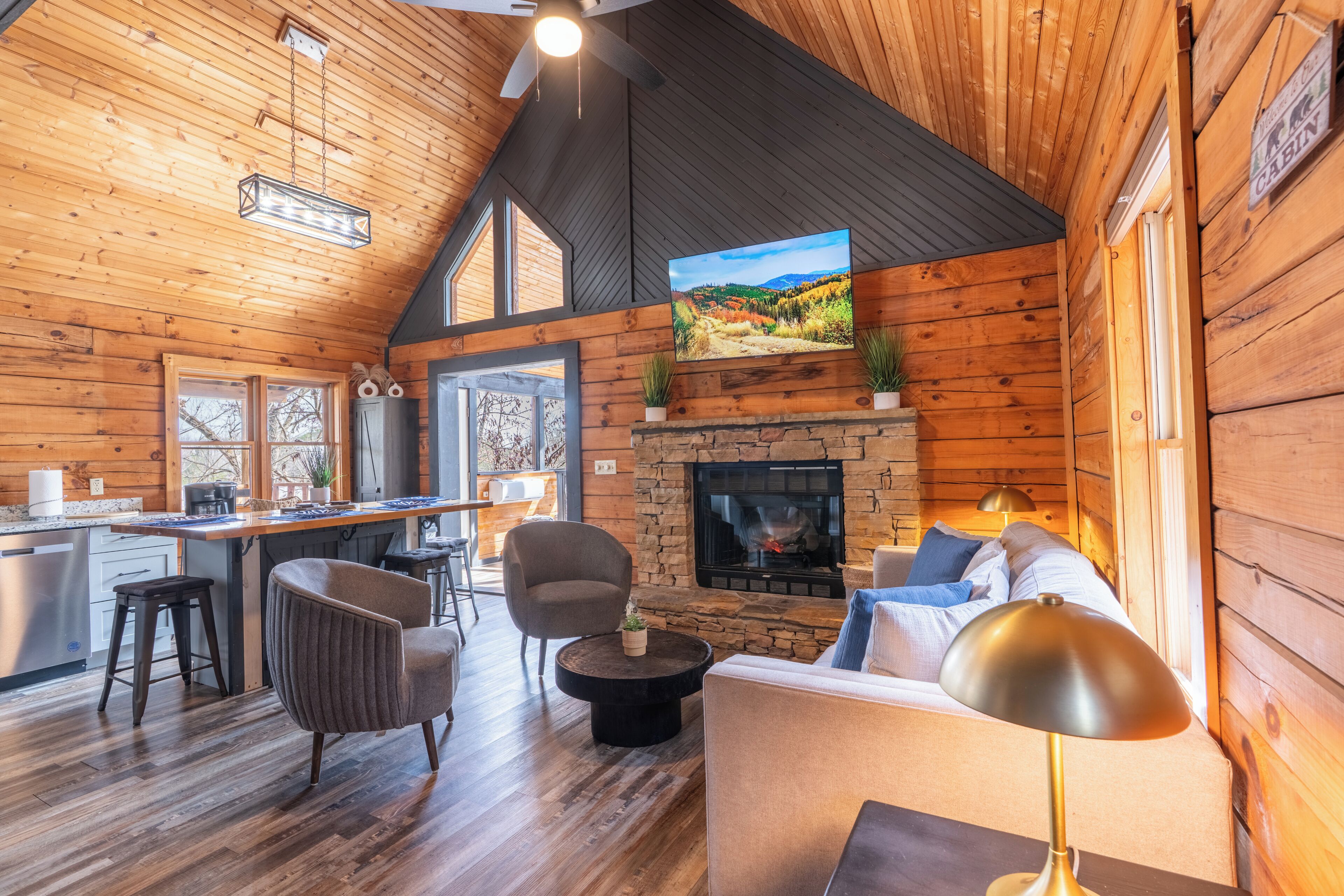 Treetopia Ridge - A Rare Find Among 1 Bedroom Cabins - Master Suite +Children's Loft +Guest Quarters - タウンセンド, TN