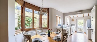 Spacious Windsor Stay w/ Garden & Parking