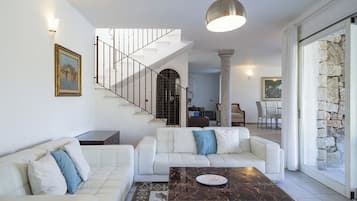 Executive Villa, 3 Bedrooms, Patio, Garden View | Living area