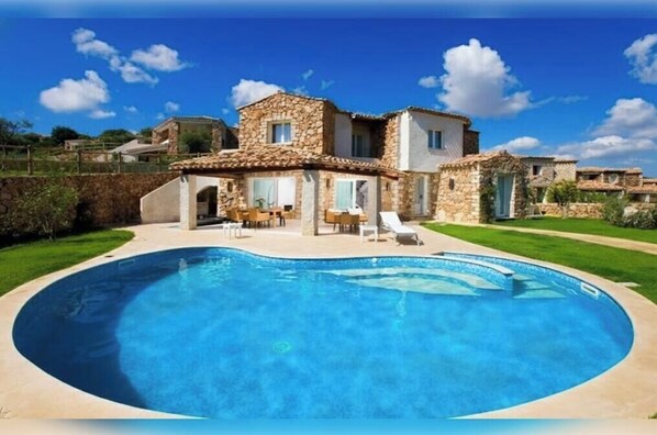 Executive Villa, 3 Bedrooms, Patio, Garden View | Pool | Seasonal outdoor pool - Nicolaus Prime Pool Villas Villas Resort (Castiadas)