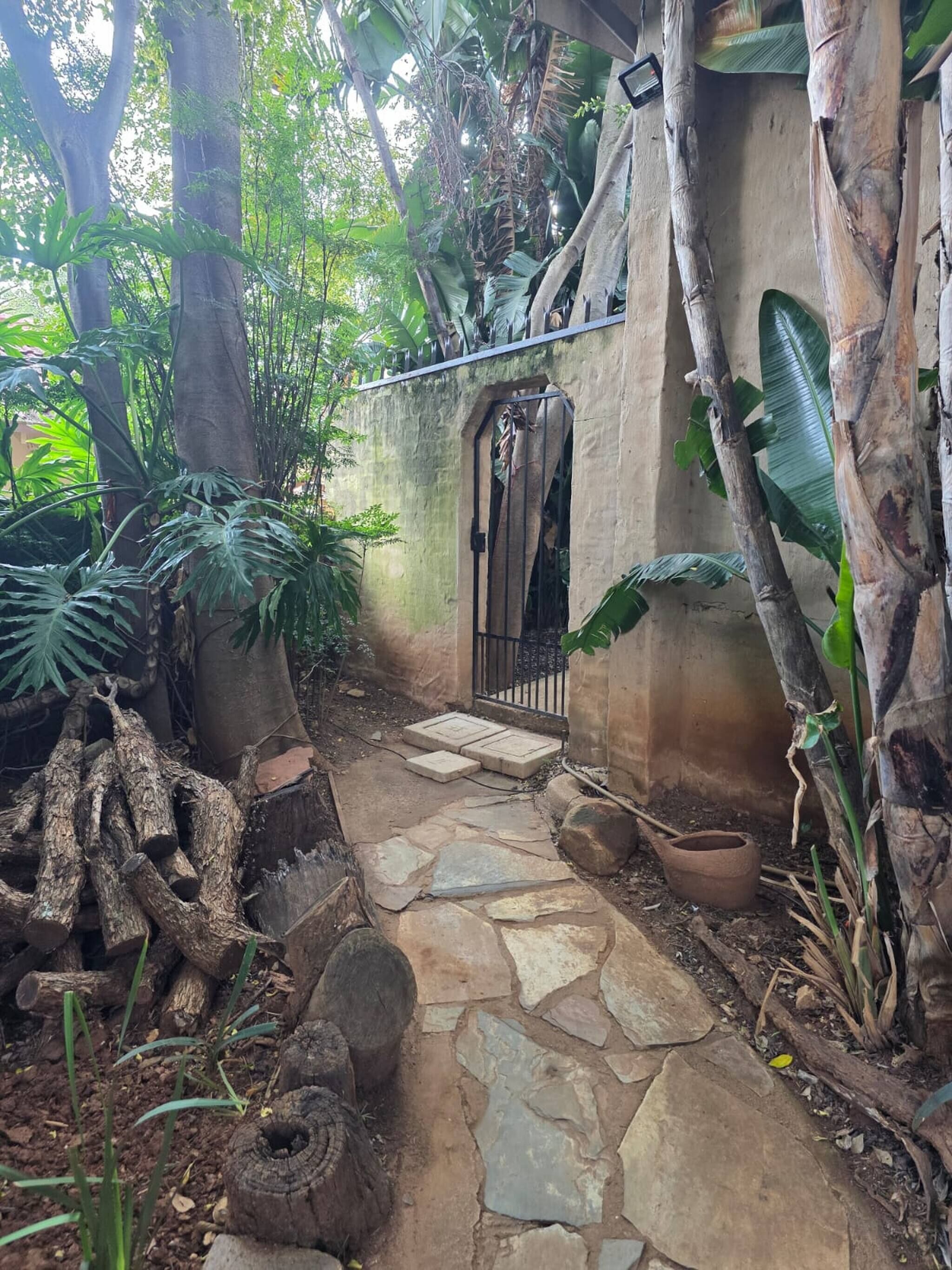 House, 2 Bedrooms, Smoking, Garden View | Property grounds