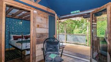 Cottage | 1 bedroom, individually decorated, individually furnished