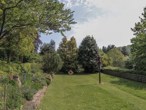 Cottage | Property grounds - Ferryman's Lodge (Chepstow)