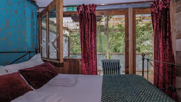 Cottage | 1 bedroom, individually decorated, individually furnished