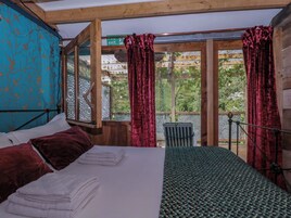 Cottage | 1 bedroom, individually decorated, individually furnished