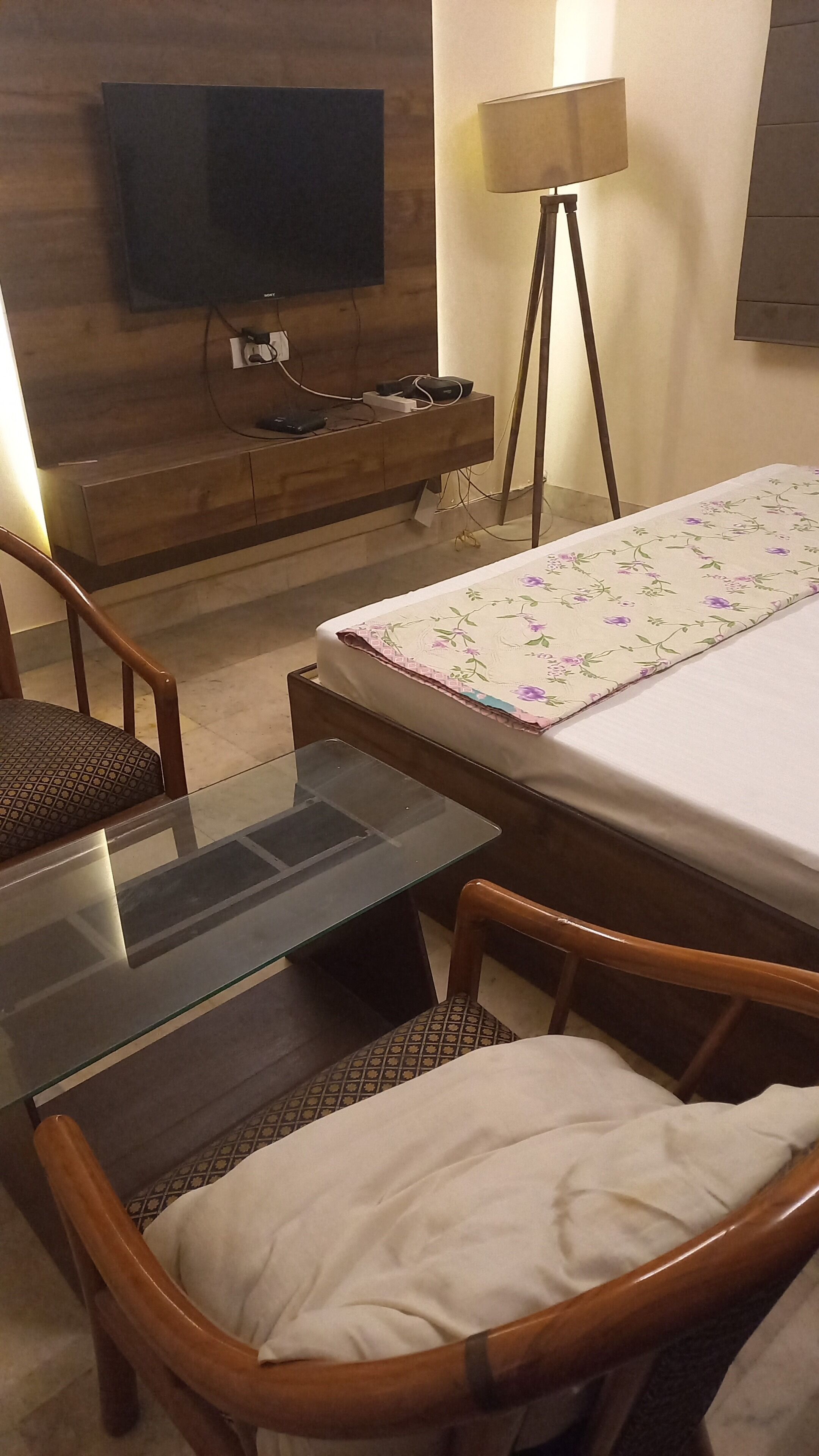 5 slaapkamers, een strijkplank/strijkijzer, wifi, beddengoed