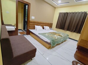 Deluxe Double Room - Hotel Shree Raghunandan Palace (Ujjain)
