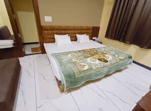 Deluxe Double Room - Hotel Shree Raghunandan Palace (Ujjain)