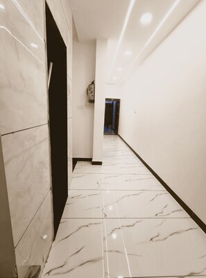 Lobby - Hotel Shree Raghunandan Palace (Ujjain)