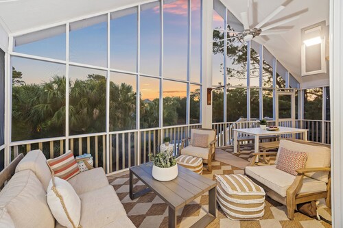 OCEANSIDE Seabrook on Pompano Ct, 4BR, Screened Porch, Dogs OK, Direct Boardwalk Access!