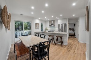 Dining - OCEANSIDE Seabrook on Pompano Ct, 4BR, Screened Porch, Dogs OK, Direct Boardwalk Access! (Seabrook Island)