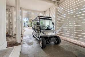 Property grounds - OCEANSIDE Seabrook on Pompano Ct, 4BR, Screened Porch, Dogs OK, Direct Boardwalk Access! (Seabrook Island)