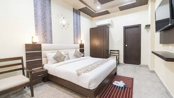 Deluxe Double Room, Air conditioning | View from room