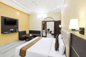Deluxe tweepersoonskamer, airconditioning | Hypoallergeen beddengoed, een bureau, geluiddichte muren, gratis wifi