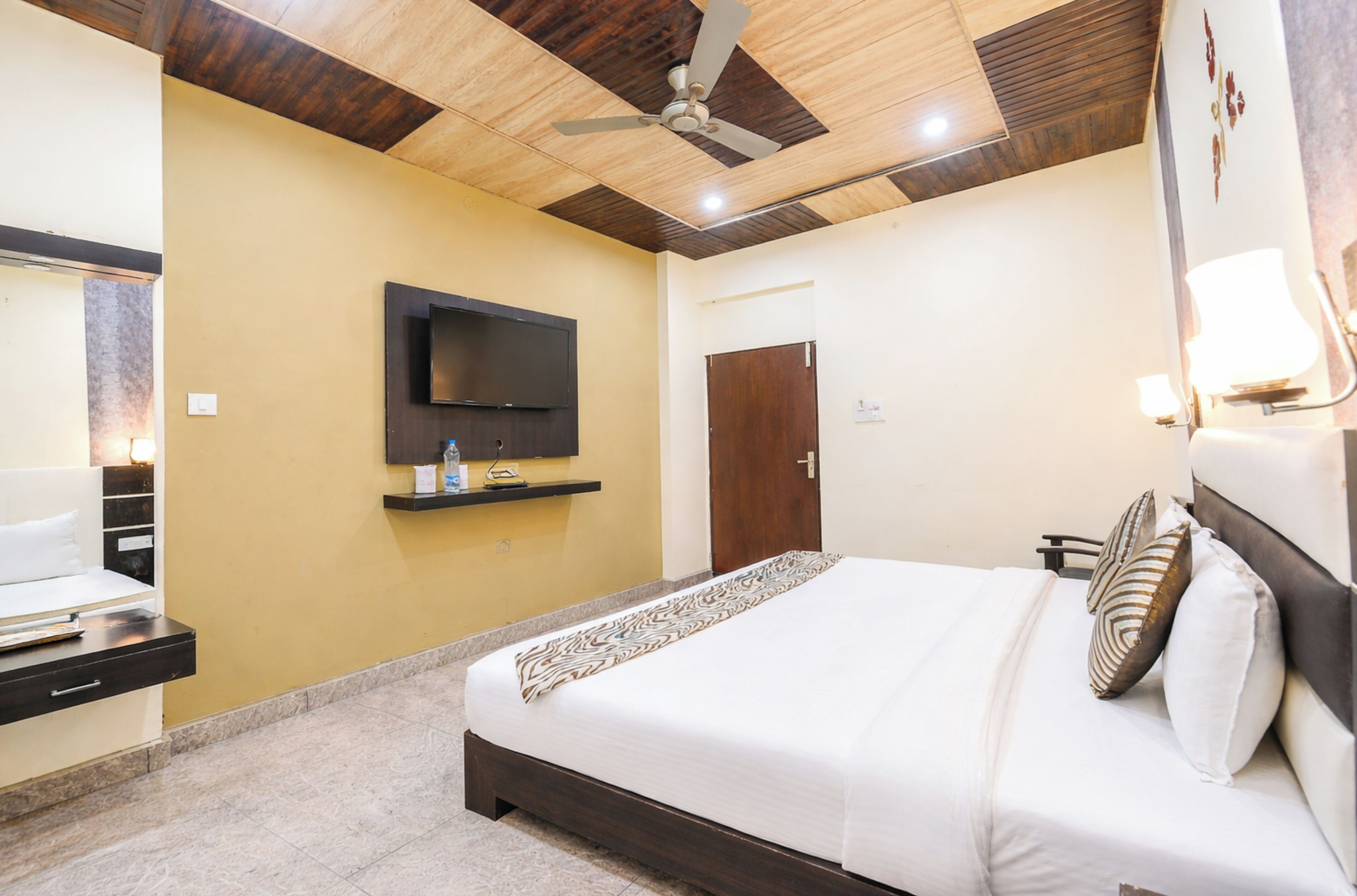 Deluxe Double Room, Air conditioning | View from room