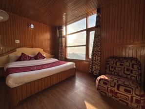 슈피리어 쿼드룸, 산 전망 | 책상, 노트북 작업 공간, 무료 WiFi, 침대 시트