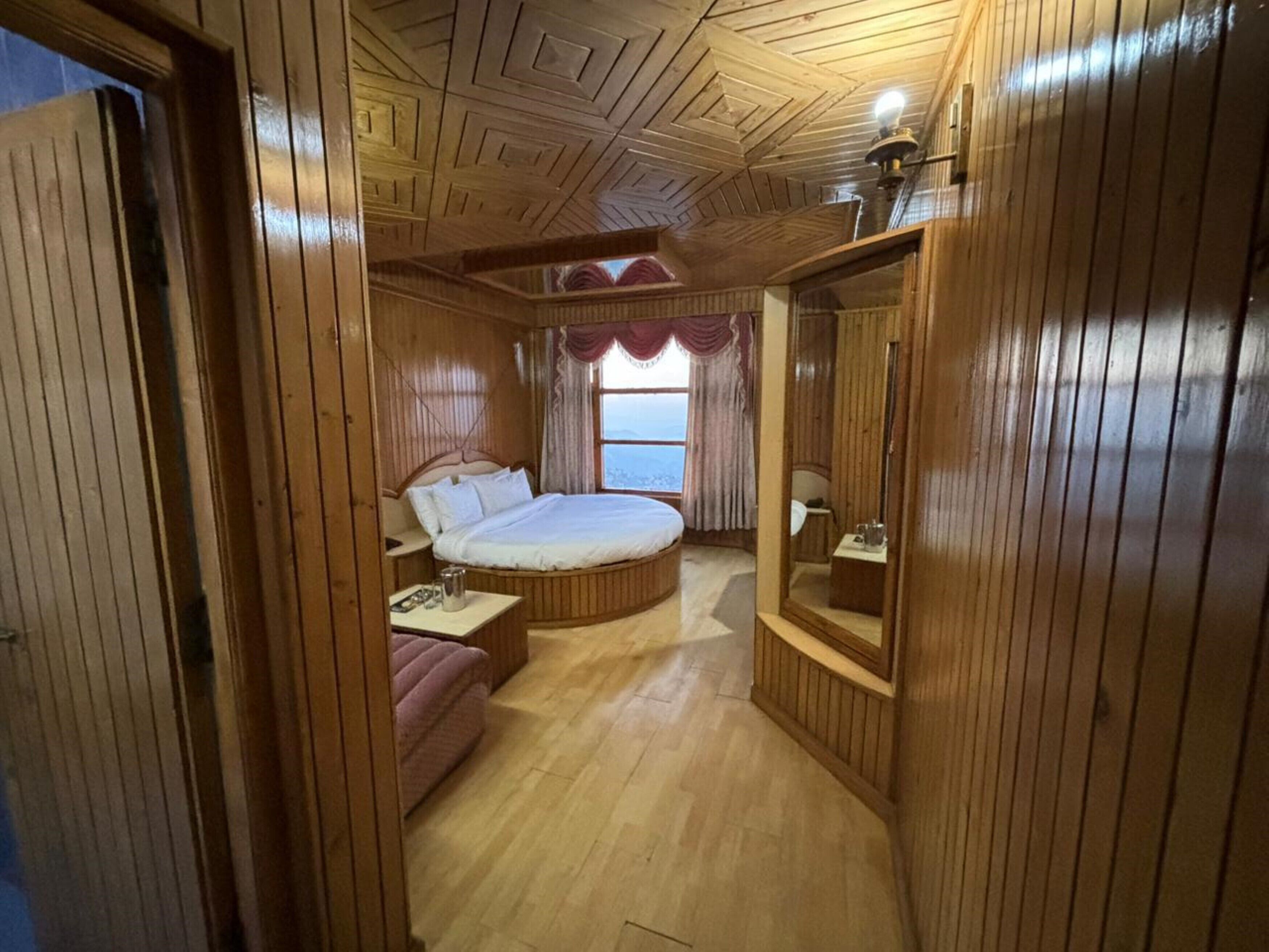 Superior Double Room, 1 King Bed, Mountain View