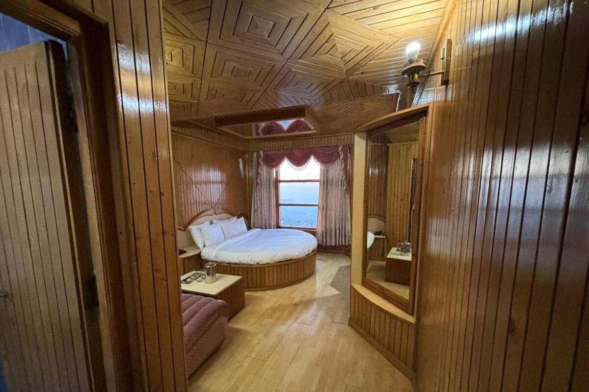 Superior Double Room, 1 King Bed, Mountain View