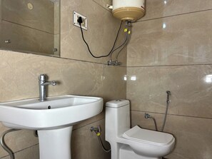 Chambre Double Premium, vue montagne | Salle de bain