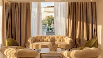 Sala de estar en el lobby