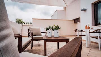 Superior Triple Room | Outdoor dining