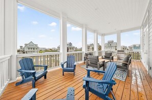 Property grounds - Bay Views, 3 King Suites & Ultimate Kids Retreat @CinnamonShore (Port Aransas)