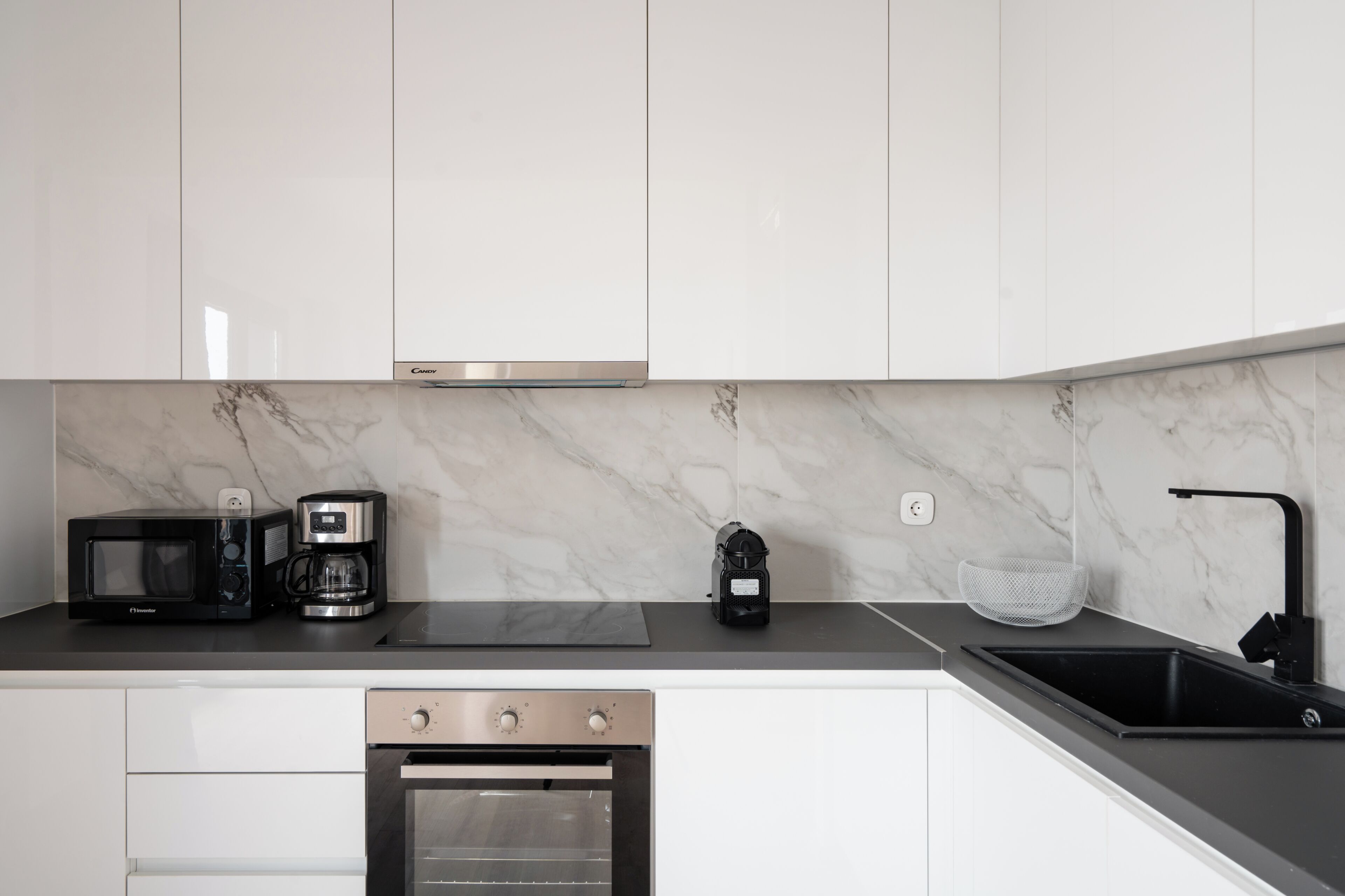Luxury-Apartment | Eigene Küche | Großer Kühlschrank, Mikrowelle, Ofen, Herdplatte