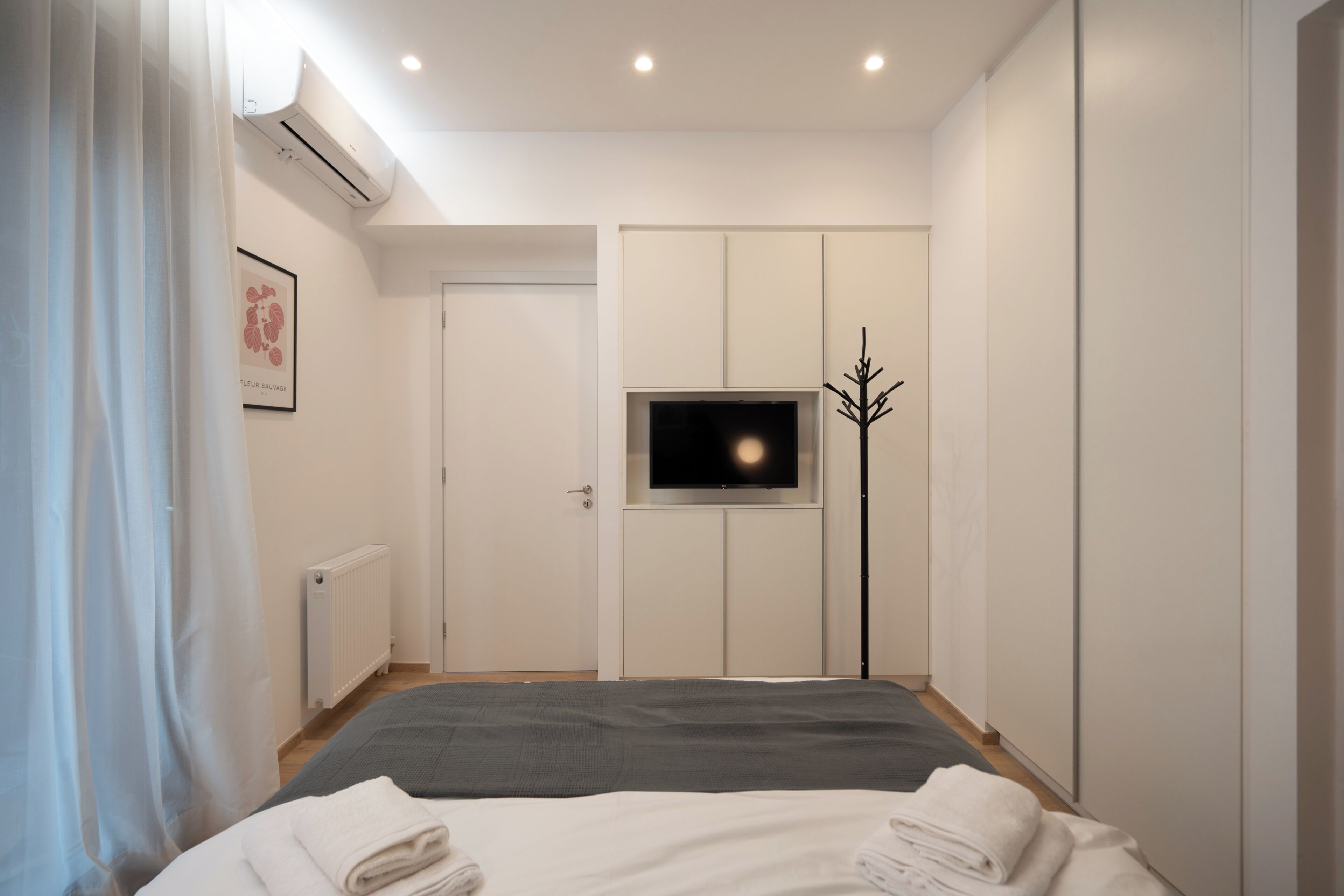 Luxe appartement | Luxe beddengoed, een kluis op de kamer, individueel gedecoreerd