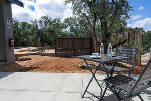 Outdoor dining - Kimbilia Luxury Villa  (Hoedspruit)
