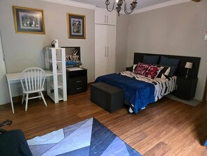 House, 2 Bedrooms, Smoking, Garden View - The Zink Pot is a Beautiful Self Caterin (Pretoria)