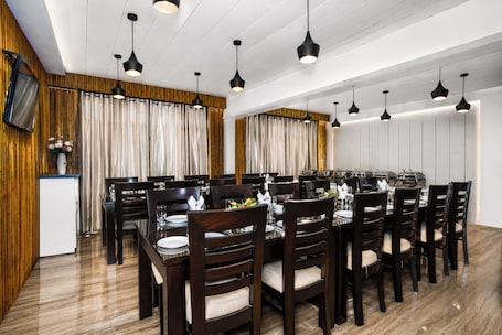Dining. DLS Kapoor Resort