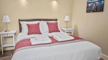 2 slaapkamers, een strijkplank/strijkijzer, gratis wifi, beddengoed