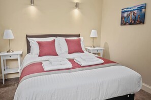 2 slaapkamers, een strijkplank/strijkijzer, gratis wifi, beddengoed