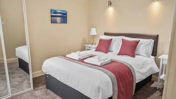 2 bedrooms, iron/ironing board, free WiFi, bed sheets
