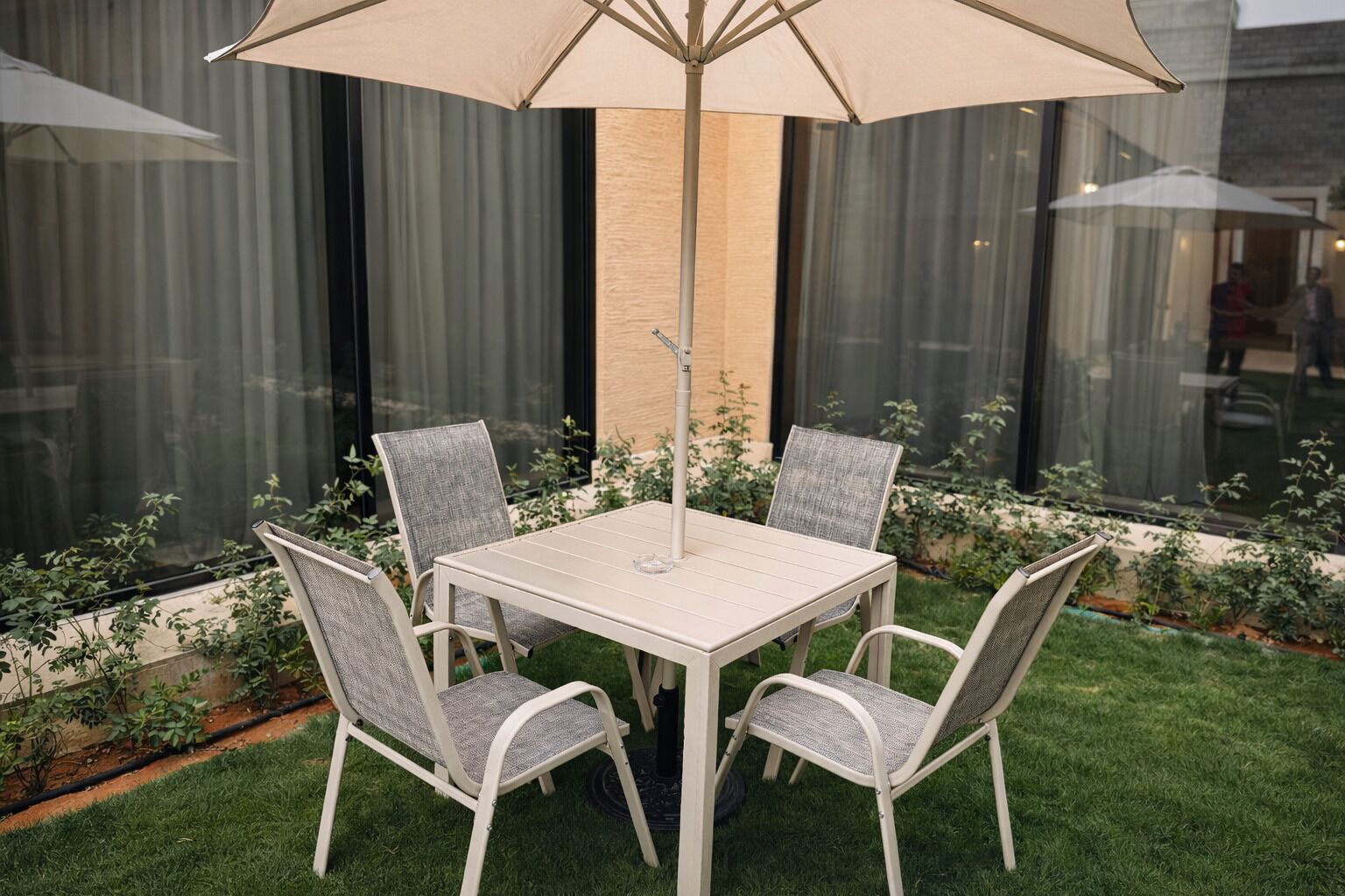 تناول الطعام بالخارج