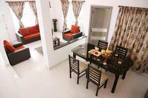 Living area - Seven Stones Stays (Chennai)