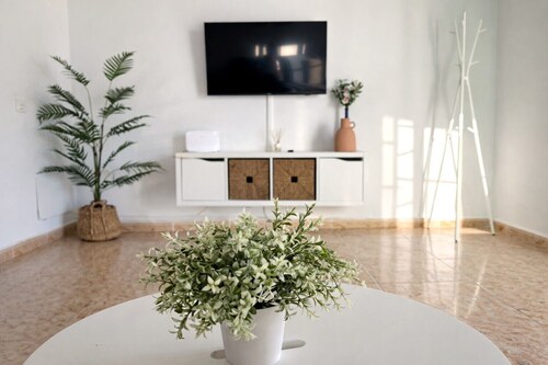 Kalendra Rofe · Spacious and Peaceful Near the Sea