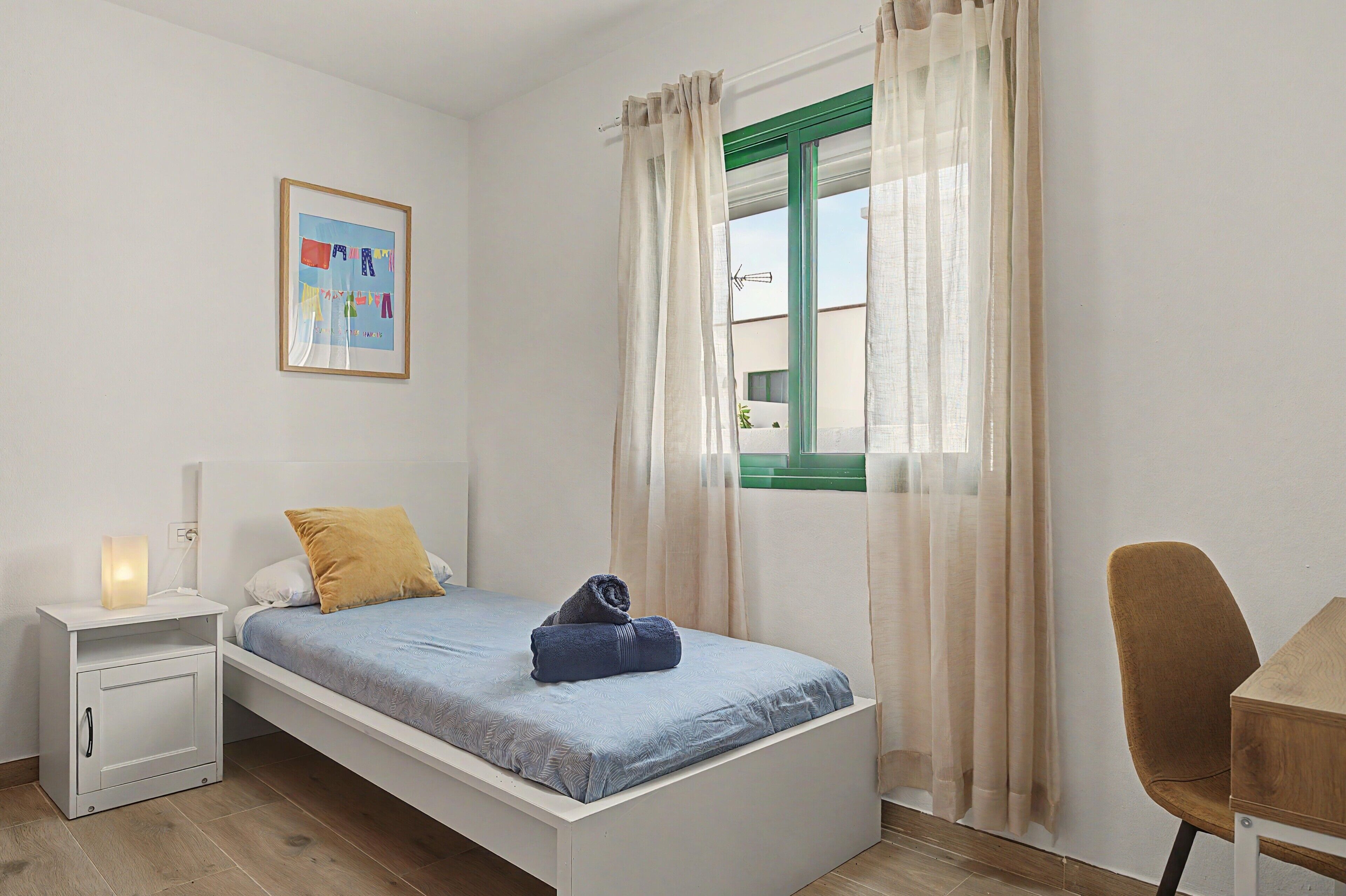 3 chambres, fer et planche à repasser, Wi-Fi, draps fournis