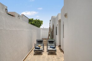 Terrace/patio - Casa Kalendra Rofe – Authentic Lanzarote by the Sea (Urbanización los Cocoteros)
