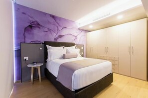 1 slaapkamer, een strijkplank/strijkijzer, wifi, beddengoed