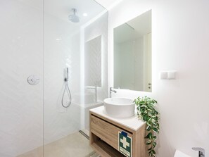 Shower, hair dryer, towels - Burgau Sea Garden - Apartment O0 (Budens)