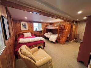 Room - Exceptional Lakefront Home on Springfield Point – Lake Winnipesaukee (Wolfeboro)