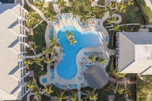 Pool - Beautiful, Stylish Poolside Condo! (Bonita Springs)