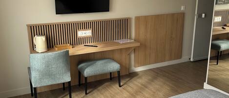 Superior Double Room | Laptop workspace, free WiFi