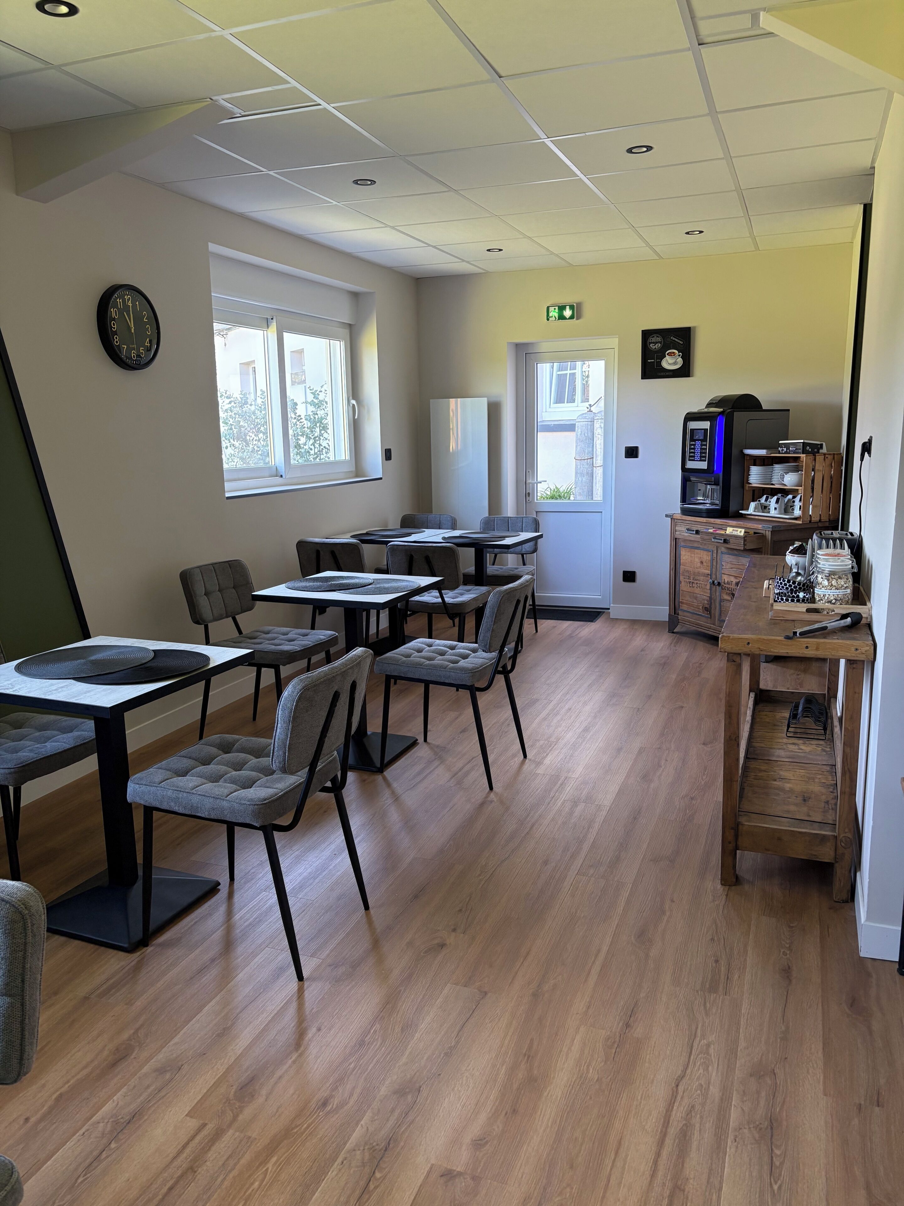 Petit déjeuner buffet servi tous les jours en supplément
