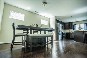 Dining - Lovely 4-bedroom house in charming Columbia, SC (Columbia)