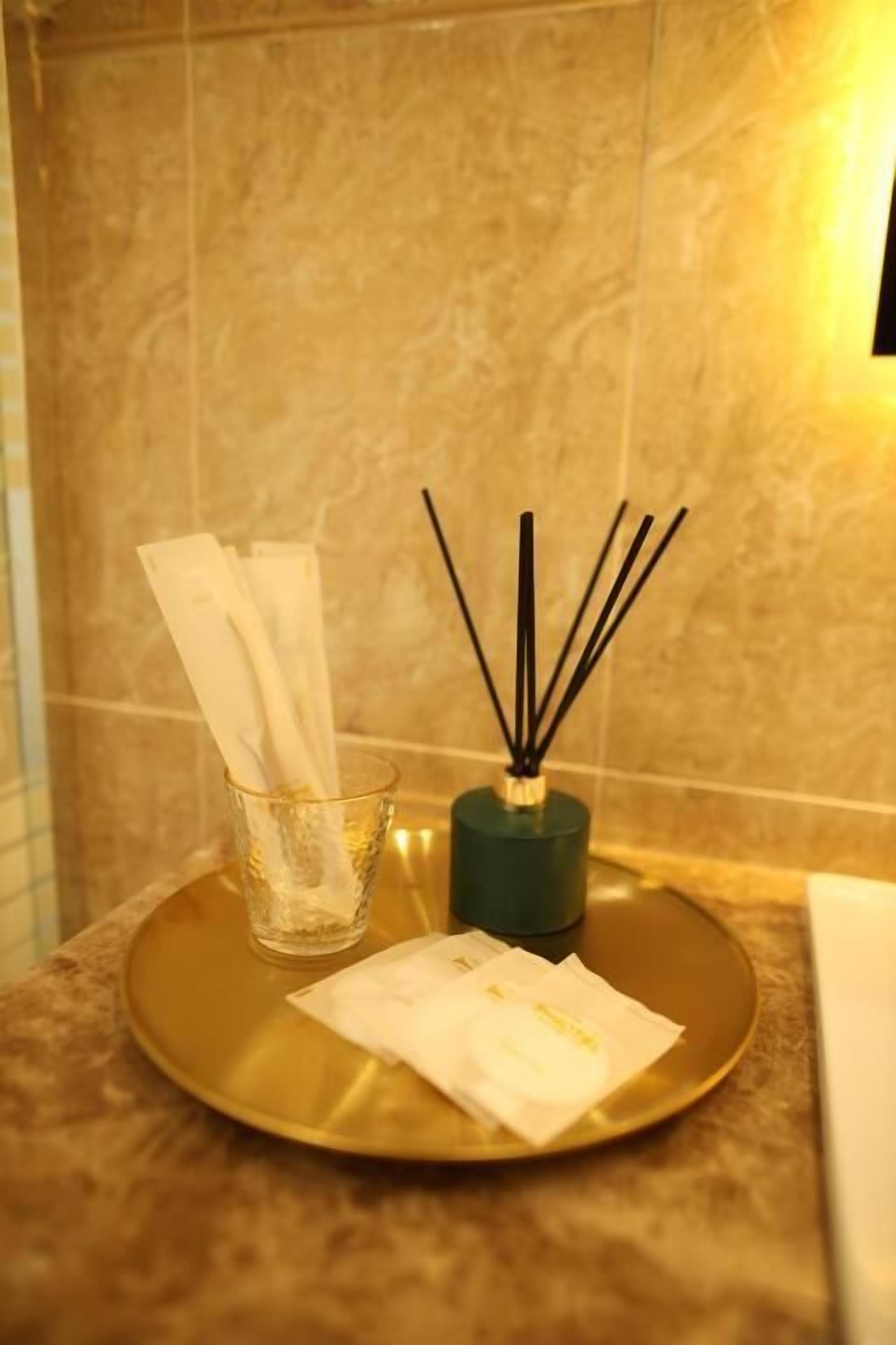 Bathroom amenities