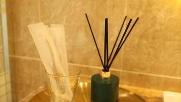 Bathroom amenities